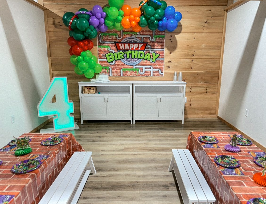 Party details and decorations.
